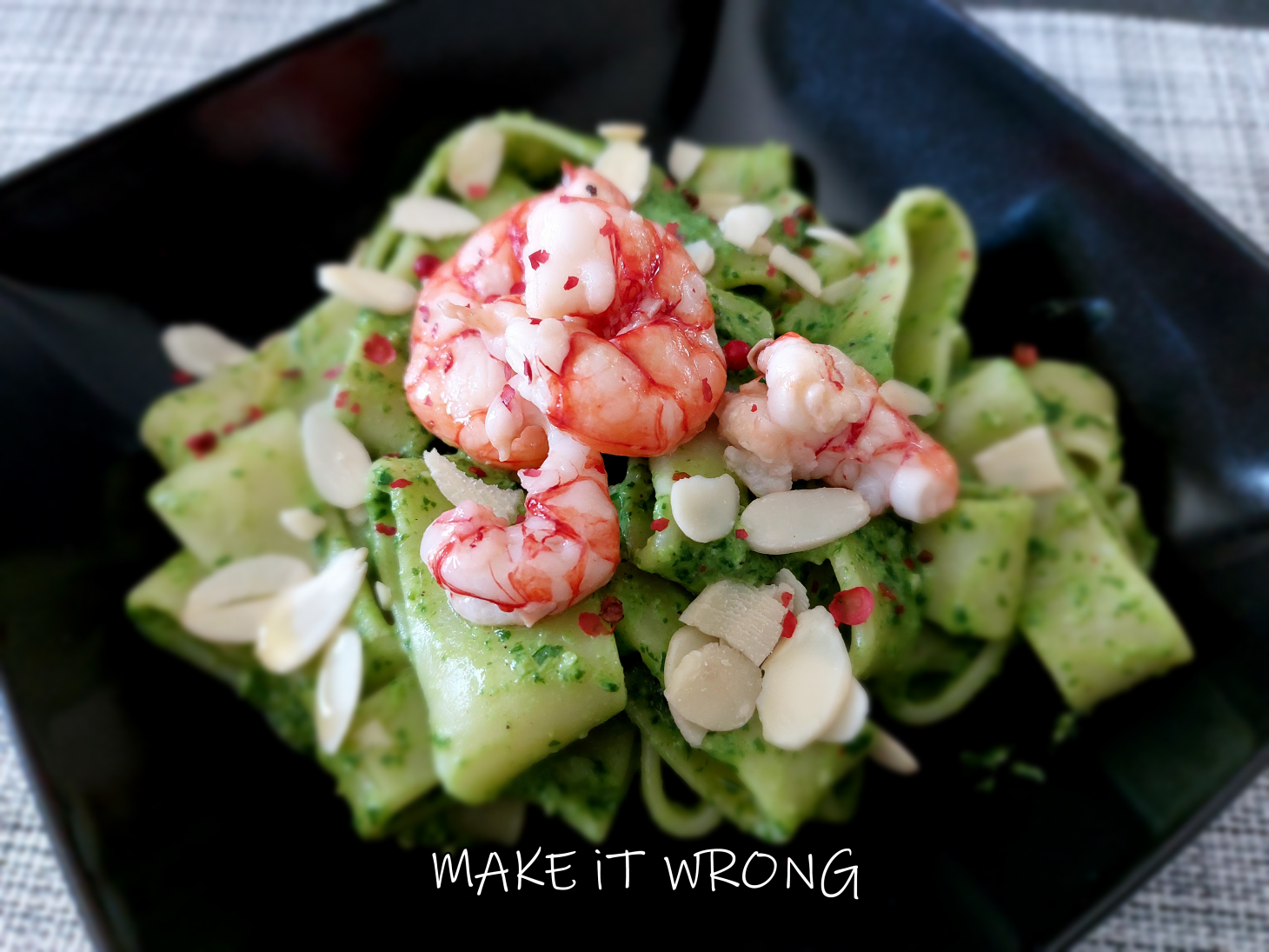 Pasta con pesto di rucola e gamberi • Scopri la ricetta Cake On Cloud