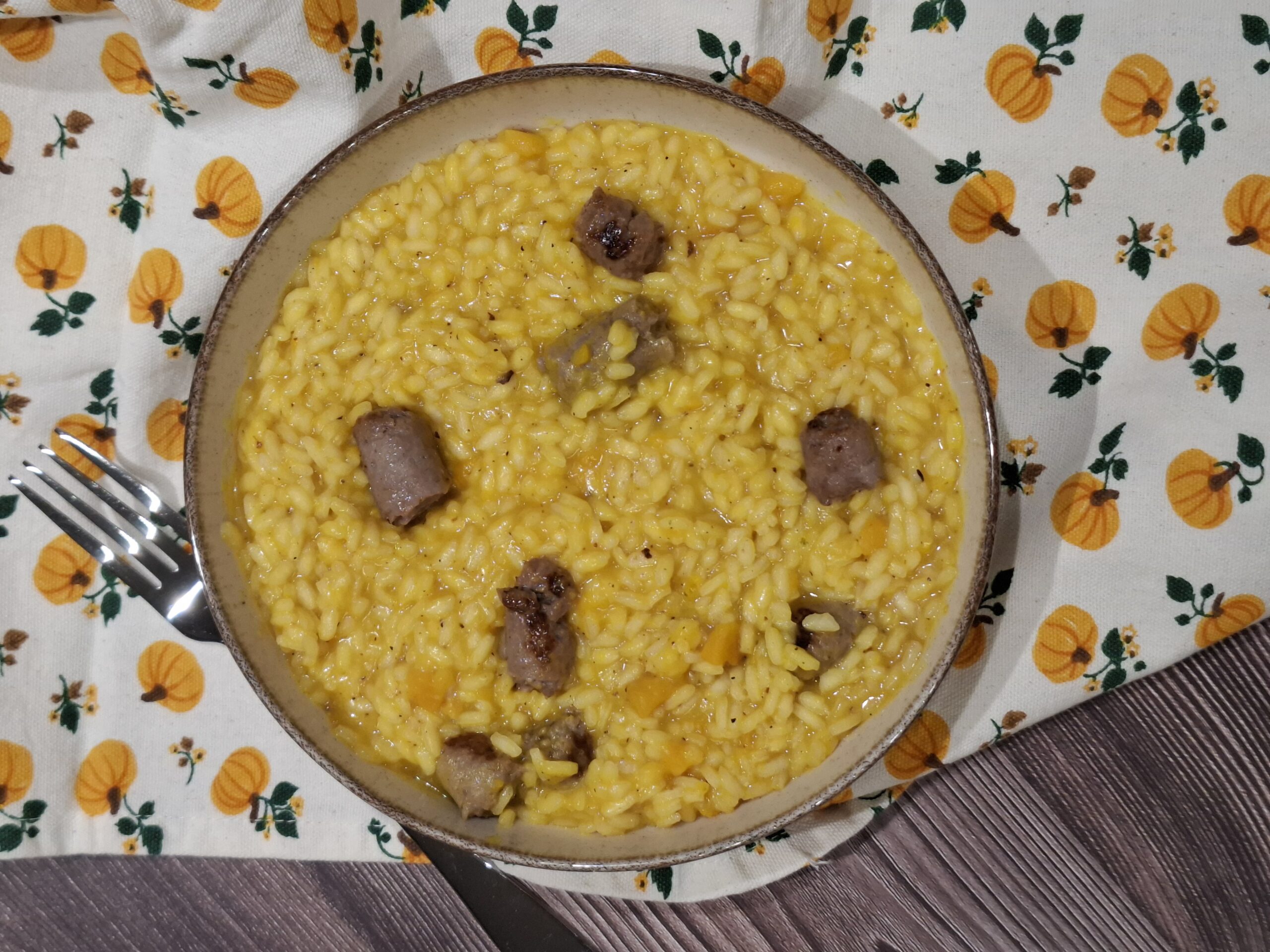 Risotto alla zucca e salsiccia: ricetta saporita per l’autunno