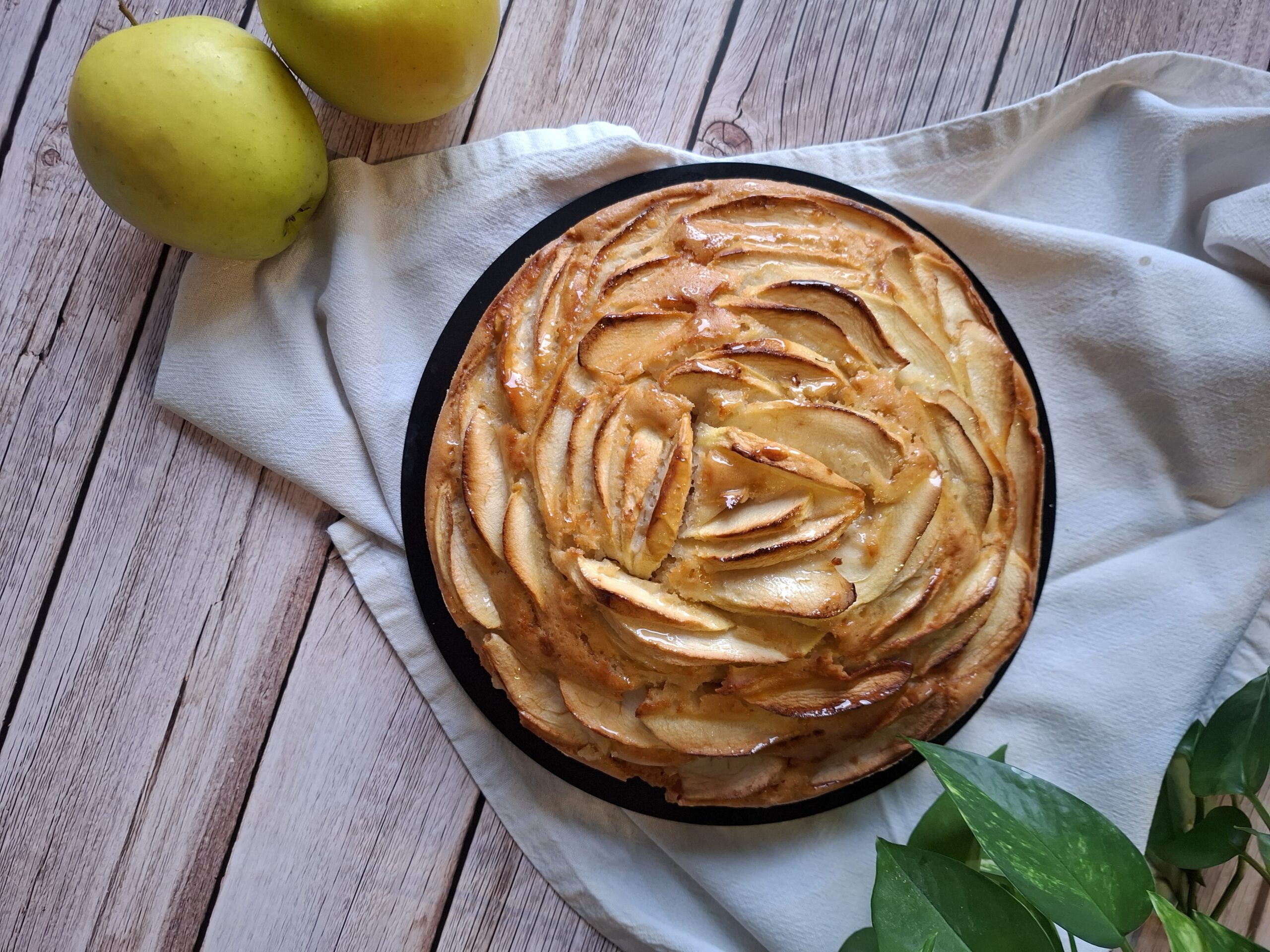 Torta di mele leggera senza burro: ricetta facile e genuina 🍎